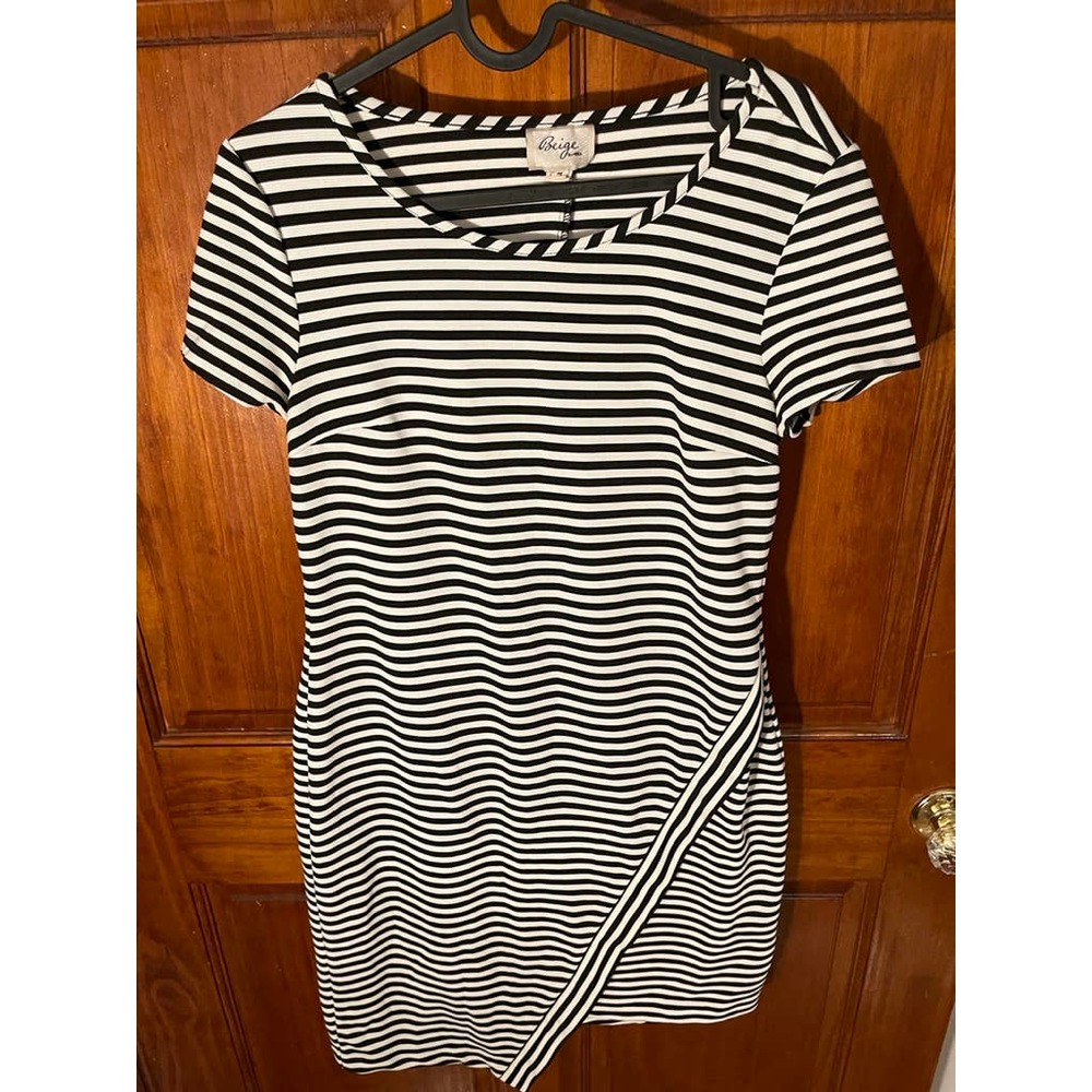 Beige by ECI Bodycon Black & White Micro Stripe Dress Asymmetrical Hem sz.M EUC